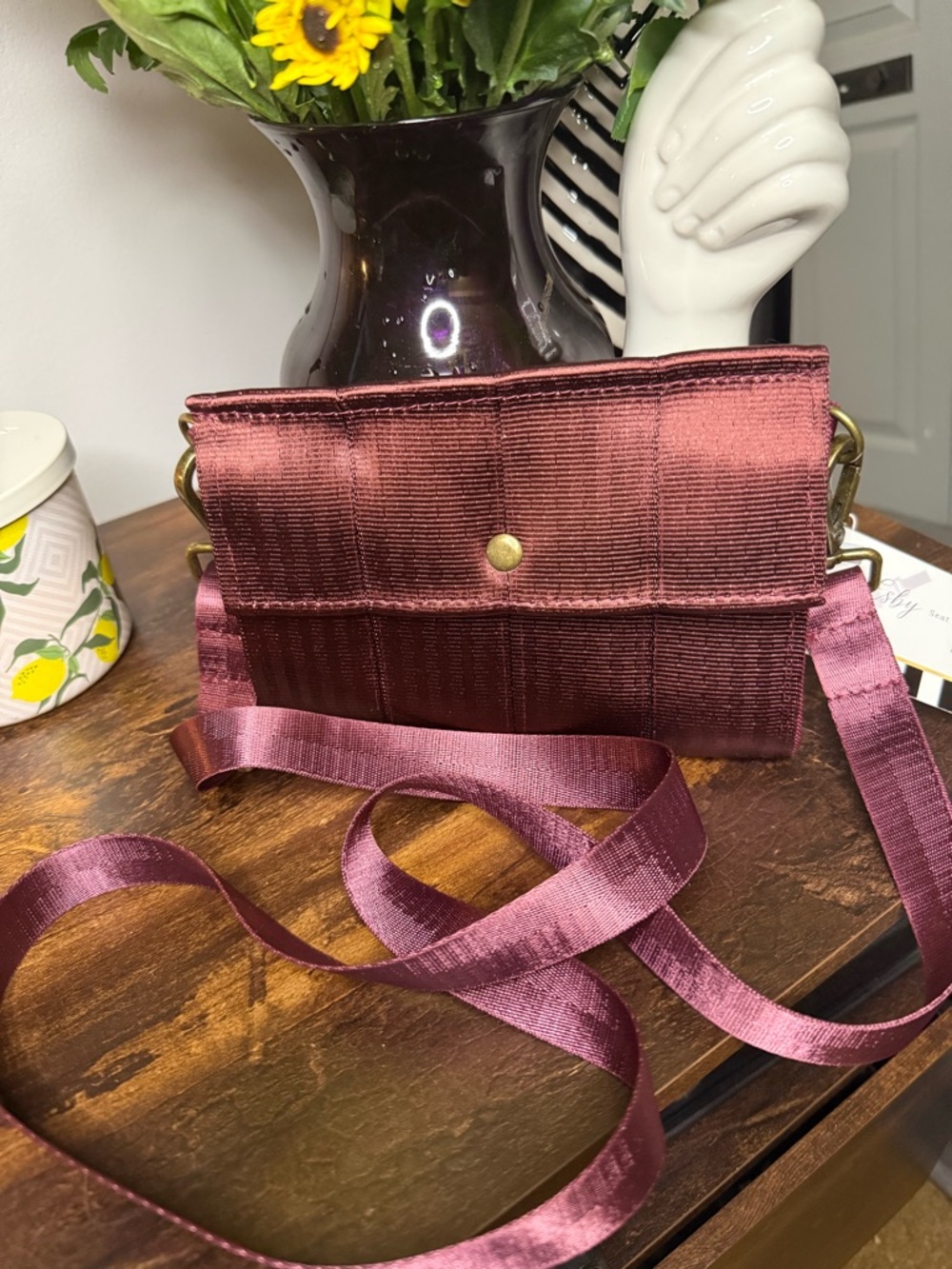 Esby Seatbelt Bag- Crossbody - Picture 2 of 4